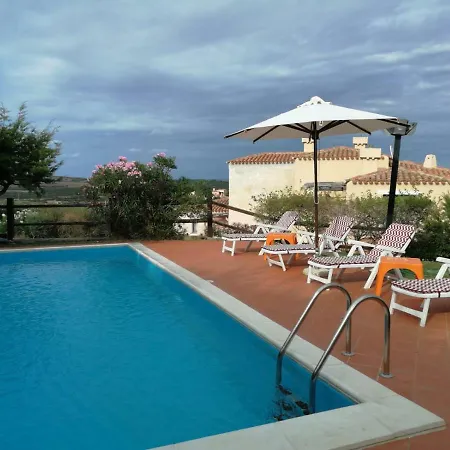 Con Piscina * Стинтино