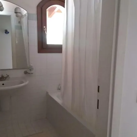 Con Piscina Villa *