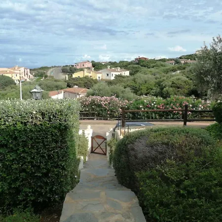 Con Piscina Villa